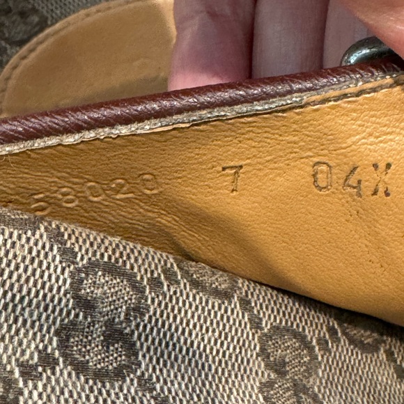 Authentic Gucci Beige Monogram MENS Buckle Slides - Picture 10 of 11